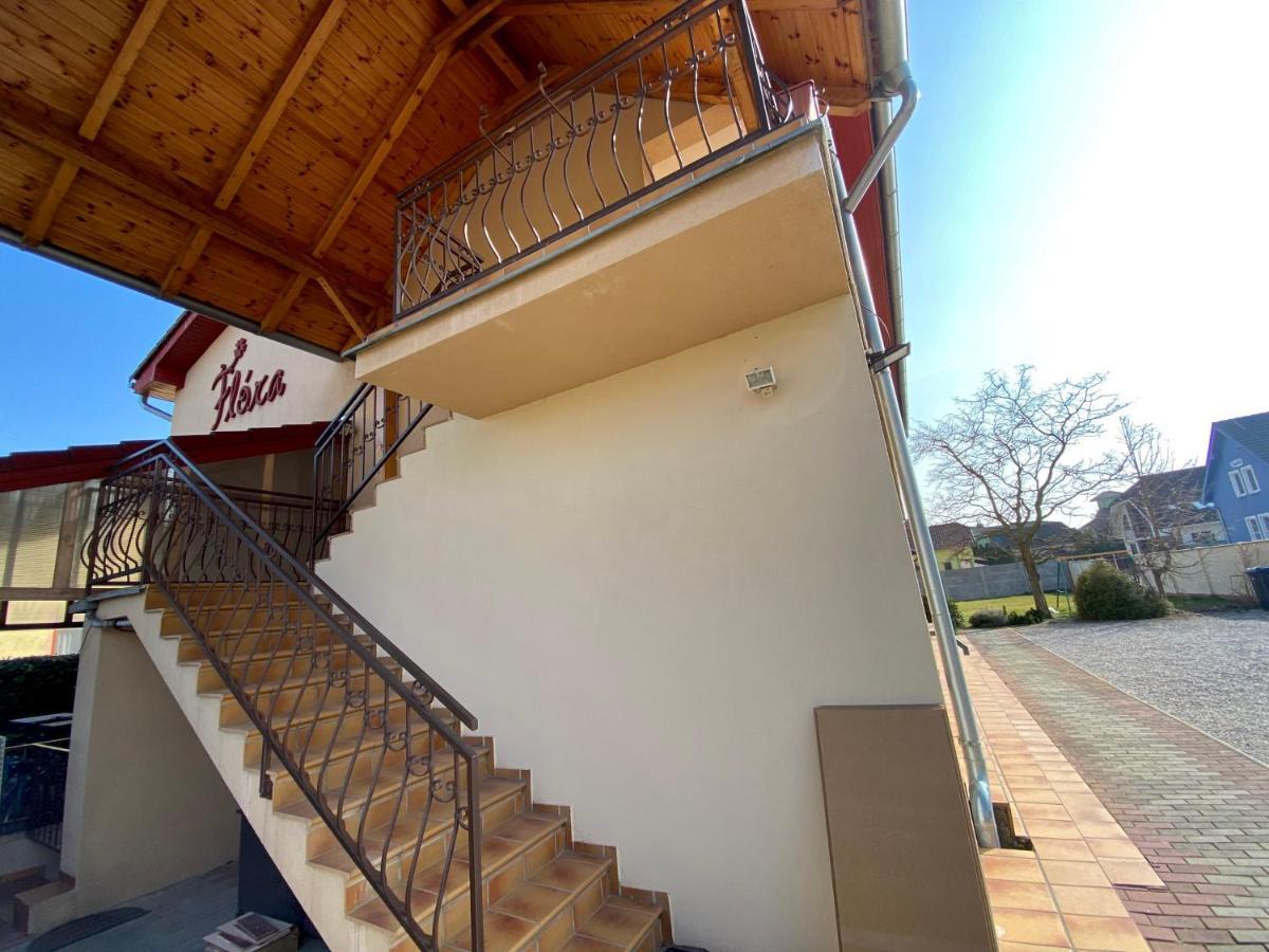 Apartmanovy Dom Flora Veľký Meder Zewnętrze zdjęcie