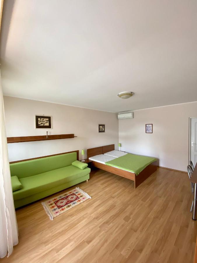Apartmanovy Dom Flora Veľký Meder Zewnętrze zdjęcie