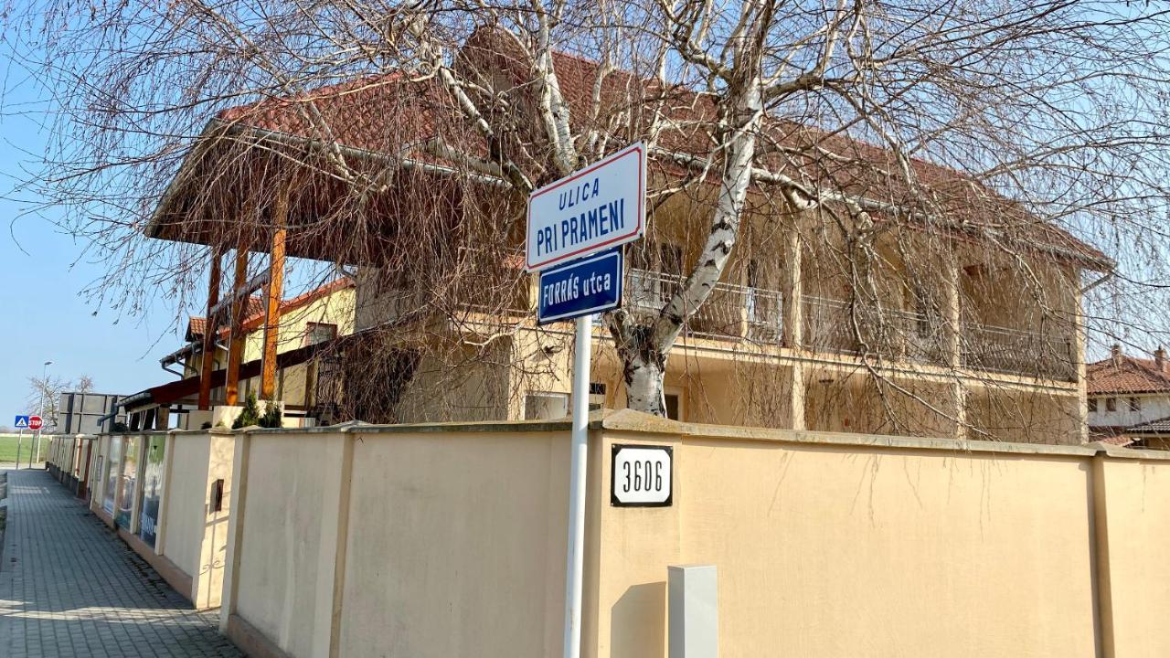 Apartmanovy Dom Flora Veľký Meder Zewnętrze zdjęcie
