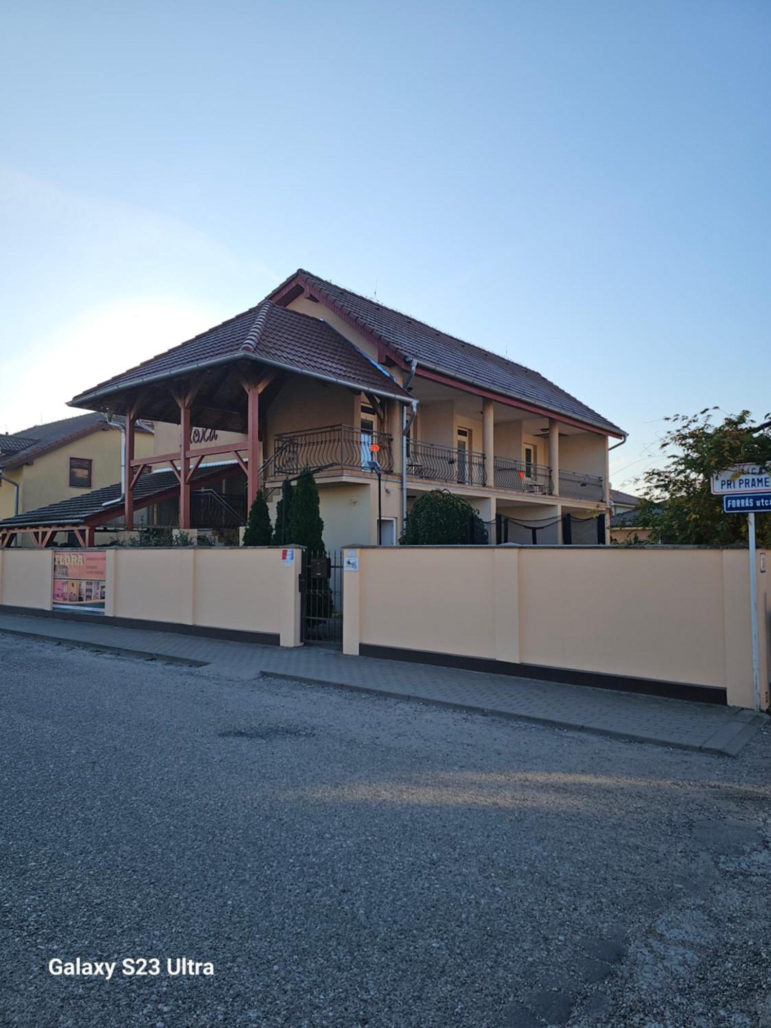 Apartmanovy Dom Flora Veľký Meder Zewnętrze zdjęcie